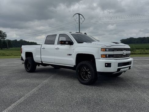 Used 2018 Chevrolet Silverado 2500 LTZ w/ Duramax Plus Package AWD/4WD image 6