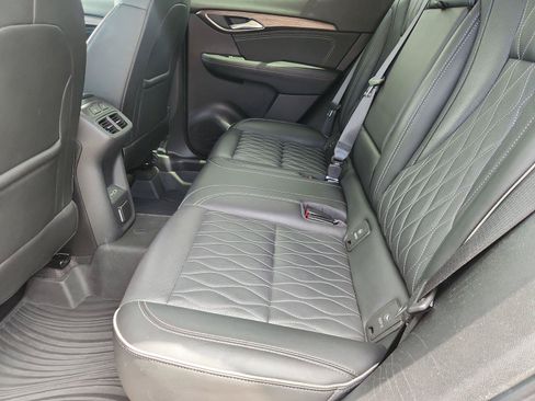 Used 2022 Buick Envision Avenir w/ Technology Package II FWD image 26