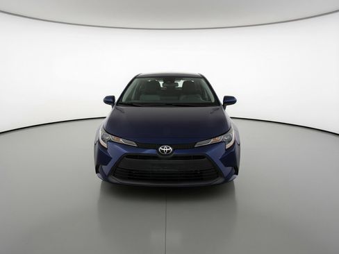 Used 2025 Toyota Corolla LE image 2