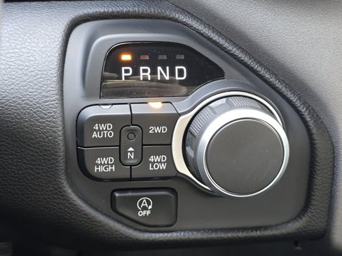 Used 2025 RAM 1500 Big Horn image 32