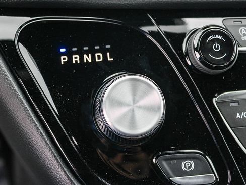 New 2027 Chrysler Pacifica Select FWD image 21