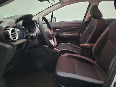 Used 2025 Nissan Versa SV FWD image 17