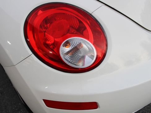 Used 2007 Volkswagen Beetle Triple White Edition image 19
