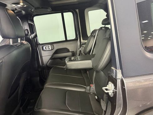 Used 2023 Jeep Wrangler Unlimited Sahara AWD/4WD image 26