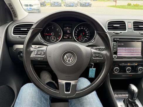 Used 2014 Volkswagen Golf TDI FWD image 19