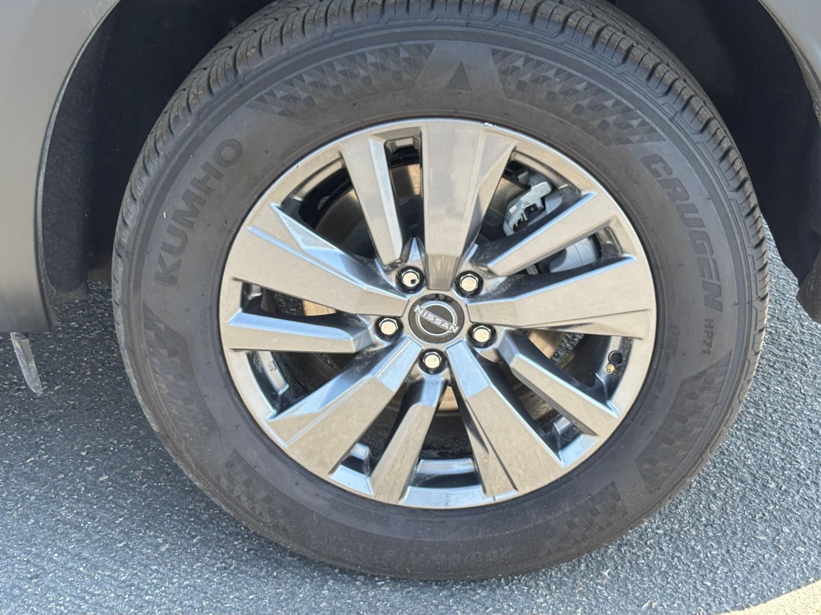 Used 2025 Nissan Pathfinder SV FWD image 32