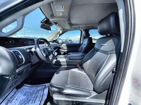 Used 2025 Ford Expedition Max Platinum AWD/4WD image 9