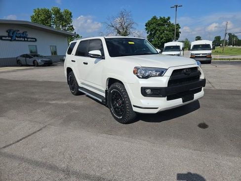 Used 2017 Toyota 4Runner 4WD image 4