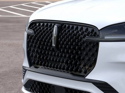 New 2026 Lincoln Aviator 2WD w/ Jet Appearance Package image 17