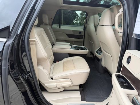 Used 2018 Lincoln Navigator L Reserve w/ Technology Package AWD/4WD image 45