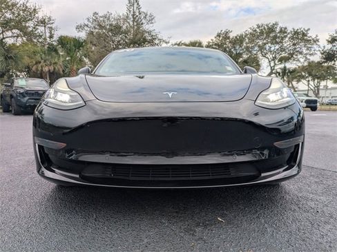 Used 2020 Tesla Model 3 Standard Range Plus image 9