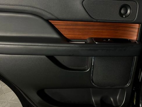 Used 2024 Lincoln Navigator Reserve image 29