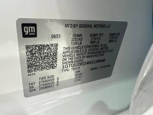 Used 2024 GMC Sierra 1500 SLT w/ SLT Premium Package AWD/4WD image 33