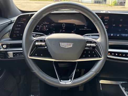 Used 2024 Cadillac Lyriq Tech AWD/4WD image 27