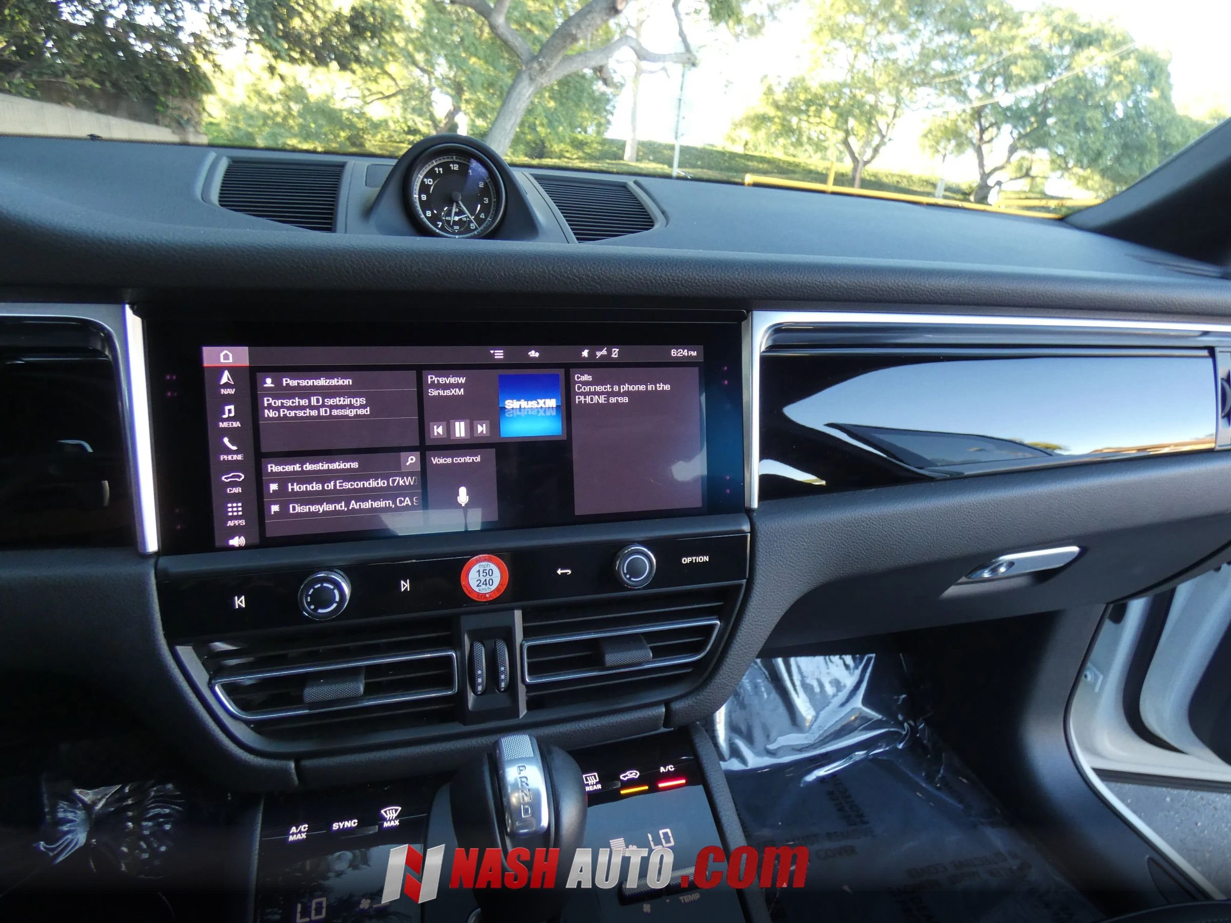 Used 2024 Porsche Macan AWD/4WD image 55