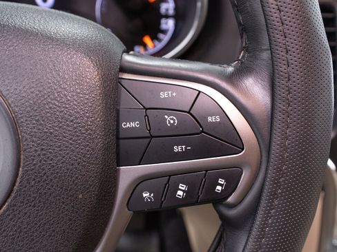 Used 2018 Jeep Grand Cherokee Limited AWD/4WD image 27