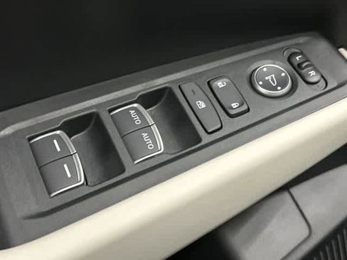 Certified 2025 Honda Accord LX image 19