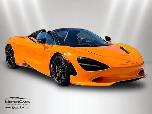 Used 2026 McLaren 750S Spider RWD image 2
