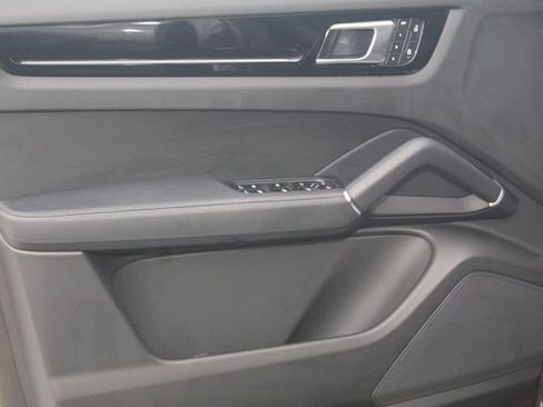 Certified 2023 Porsche Cayenne image 23