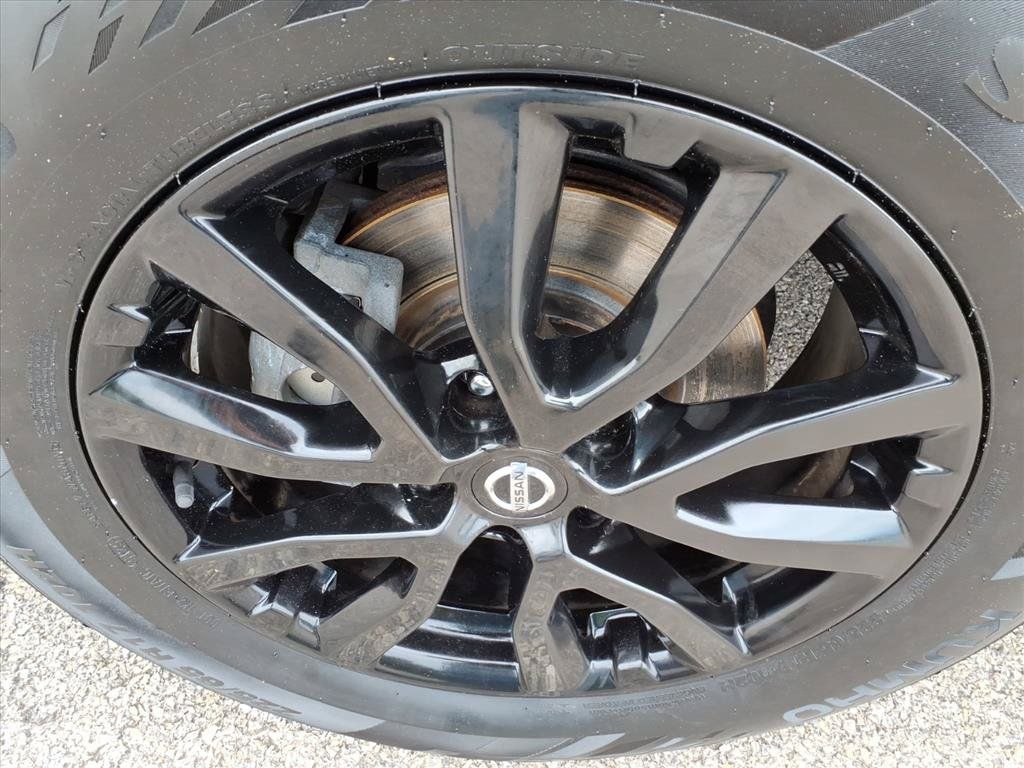 Used 2018 Nissan Rogue SV FWD image 11