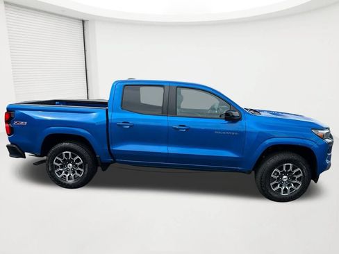 Used 2023 Chevrolet Colorado Z71 w/ Z71 Convenience Package 2 AWD/4WD image 4