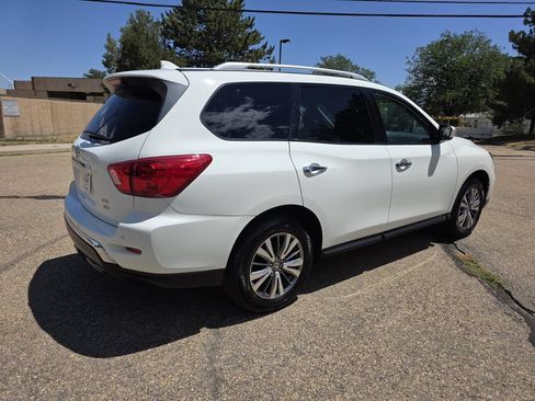 Used 2020 Nissan Pathfinder SV AWD/4WD image 8