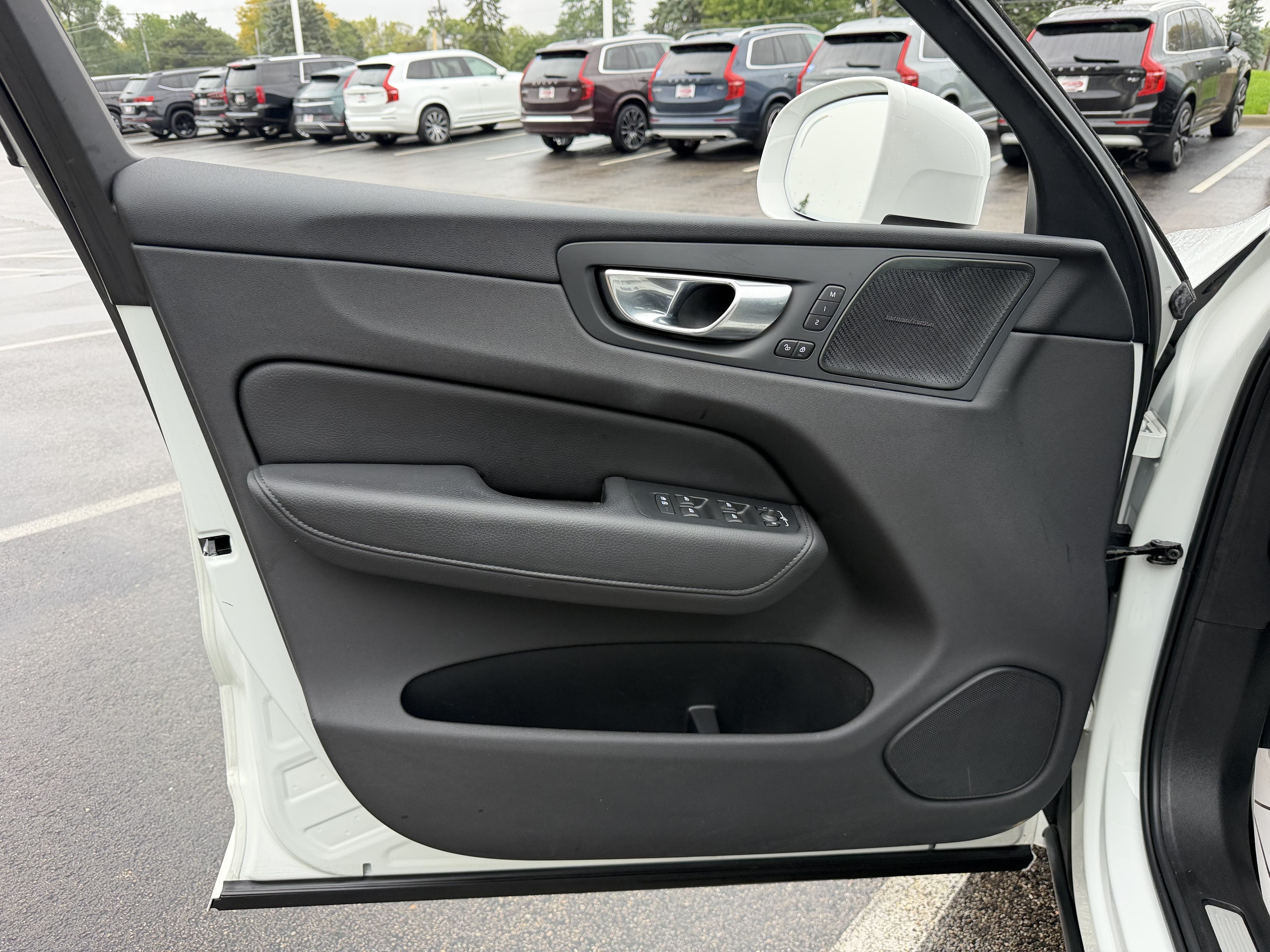 Used 2020 Volvo XC60 T6 Inscription AWD/4WD image 7