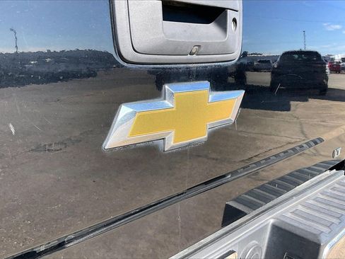 Used 2018 Chevrolet Silverado 1500 LT w/ Texas Edition image 27