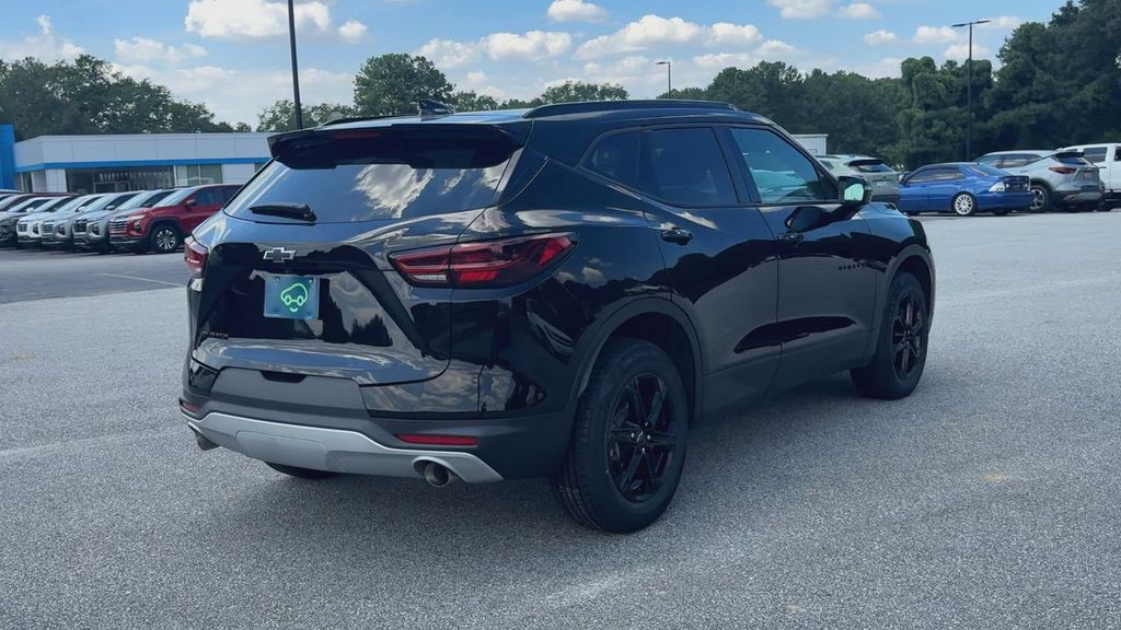 Certified 2024 Chevrolet Blazer LT w/ Midnight/Sport Edition FWD image 8