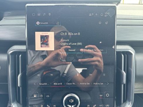 New 2026 GMC Acadia AT4 w/ Luxury Package AWD/4WD image 16