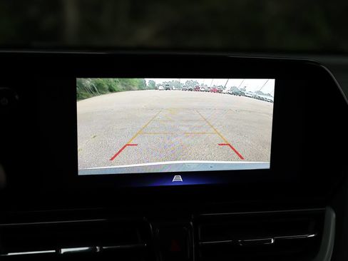 Used 2024 Chevrolet TrailBlazer LT w/ LT Cold Weather Package FWD image 14
