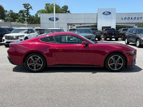 Used 2025 Ford Mustang Coupe RWD image 6