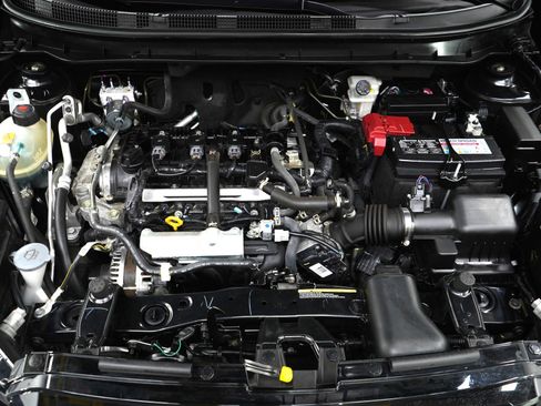 Used 2024 Nissan Kicks S image 28