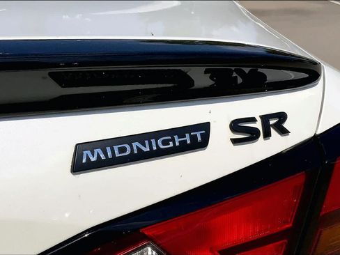 Used 2022 Nissan Altima 2.5 SR w/ Midnight Edition Package FWD image 10