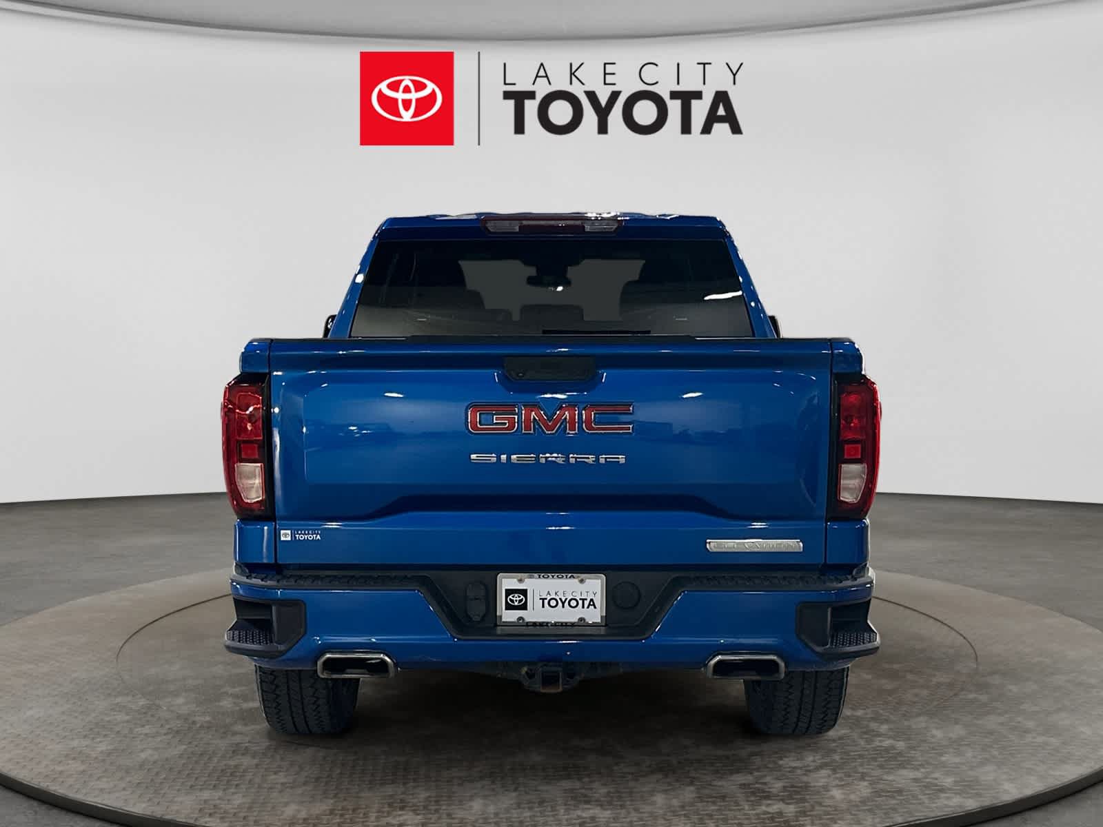 Used 2023 GMC Sierra 1500 Elevation w/ X31 Off-Road Package AWD/4WD image 7