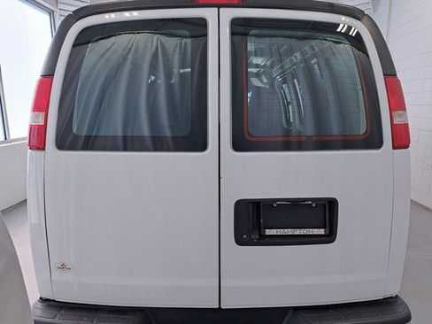 Used 2017 Chevrolet Express 2500 RWD image 6
