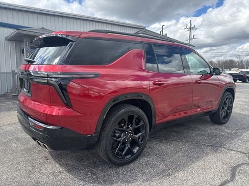 Used 2024 Chevrolet Traverse RS w/ LPO, Floor Liner Package AWD/4WD image 7