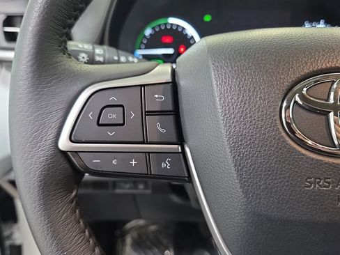 Certified 2025 Toyota Sienna XLE w/ XLE Plus Package AWD/4WD image 13