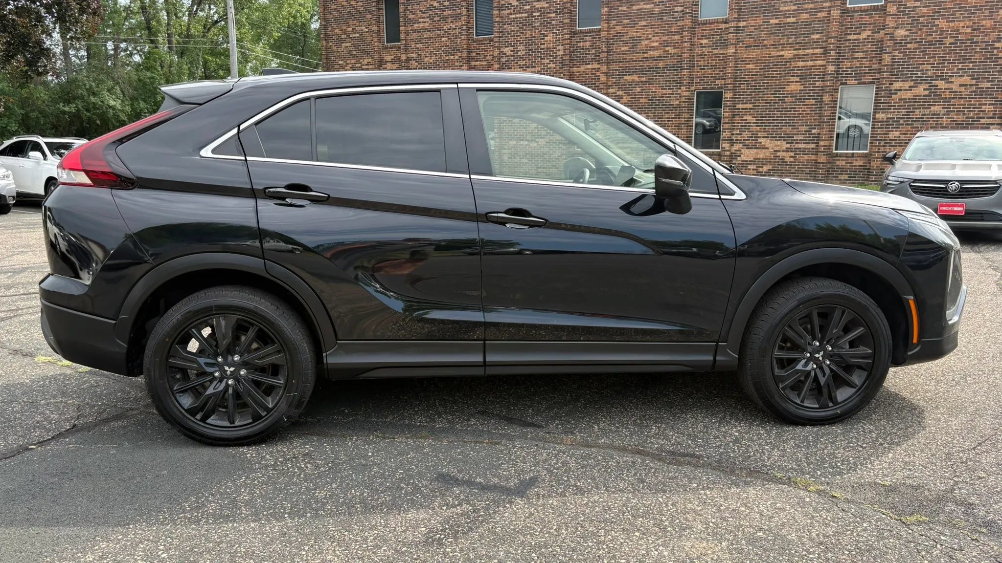 Used 2023 Mitsubishi Eclipse Cross LE AWD/4WD image 11