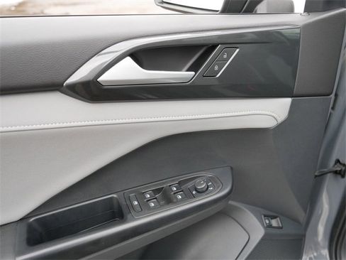 Certified 2023 Volkswagen Taos SEL image 16