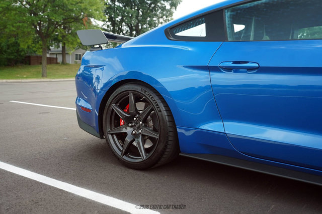 Used 2021 Ford Mustang Shelby GT500 w/ Carbon Fiber Track Pack RWD image 71