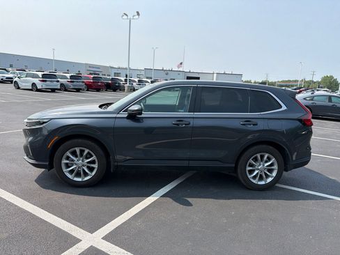 Used 2025 Honda CR-V EX image 3