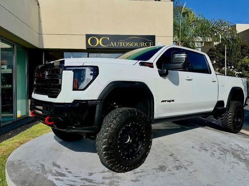 Used 2025 GMC Sierra 2500 AT4X AWD/4WD image 1