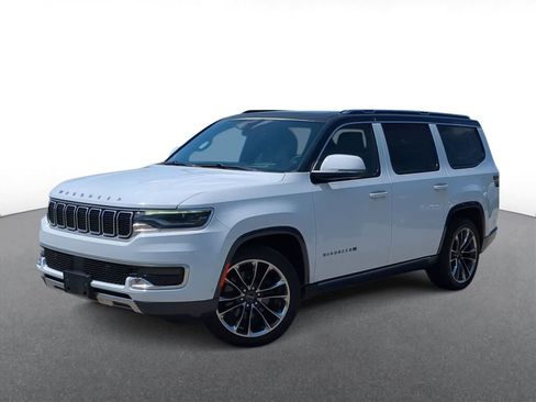 Used 2022 Jeep Wagoneer Series III w/ Premium Group I AWD/4WD image 1