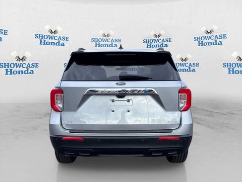 Used 2023 Ford Explorer XLT AWD/4WD image 7