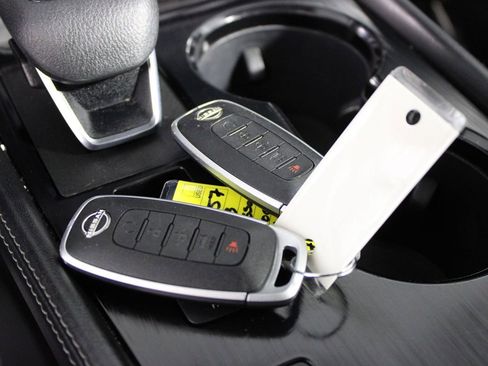 Used 2023 Nissan Rogue SL w/ SL Premium Package image 26