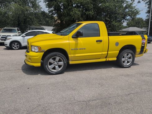 Used 2005 Dodge Ram 1500 Truck SLT w/ Rumblebee Group AWD/4WD image 13