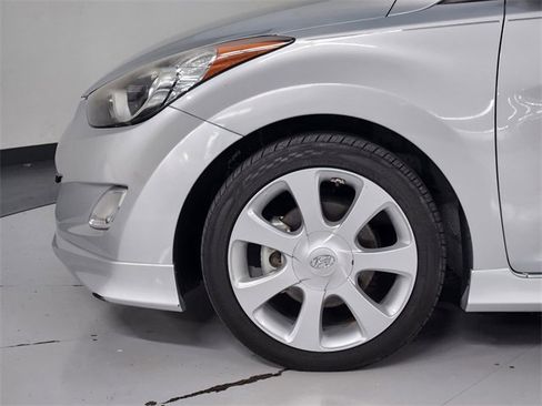 Used 2013 Hyundai Elantra Limited image 11