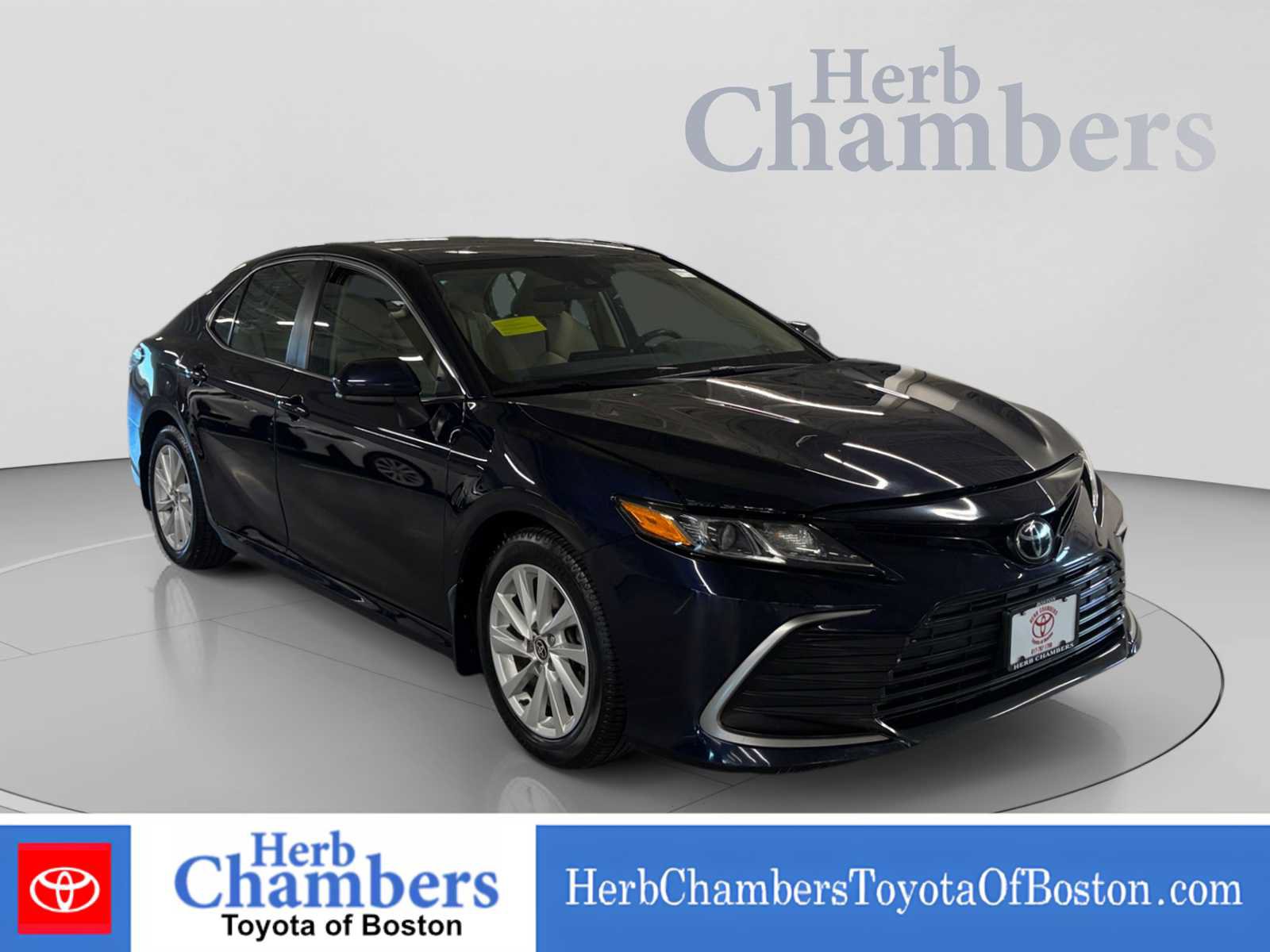 Used 2022 Toyota Camry LE FWD image 1