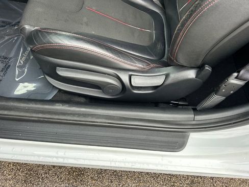 Used 2020 Hyundai Veloster 2.0 Premium image 10